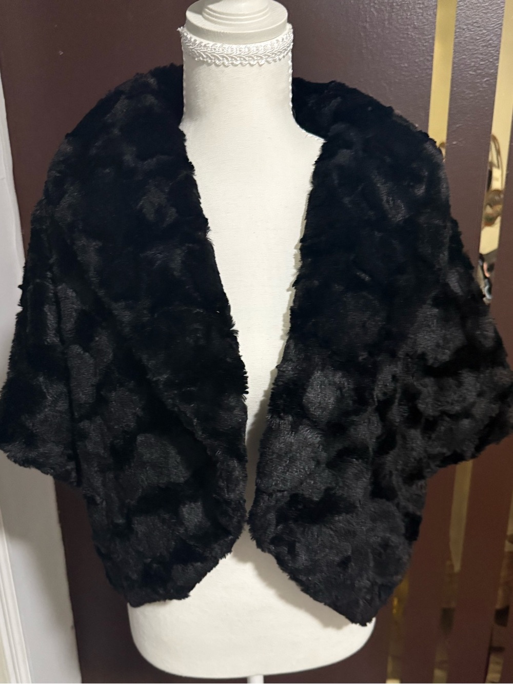WD.NY Black Faux Fur Capelet Shrug